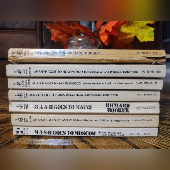 Seven "M*A*S*H" TV Show Books by Richard Hooker & William Butterworth Pre-owned - Picture 10 of 13